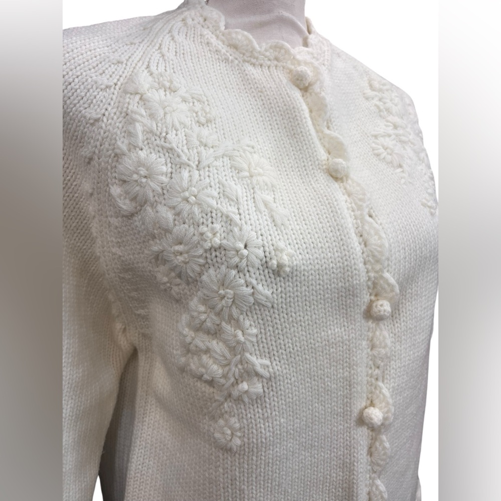 Vintage Montgomery Ward Ivory Floral Knit Cardigan Sweater Cottagecore M - Picture 5 of 10